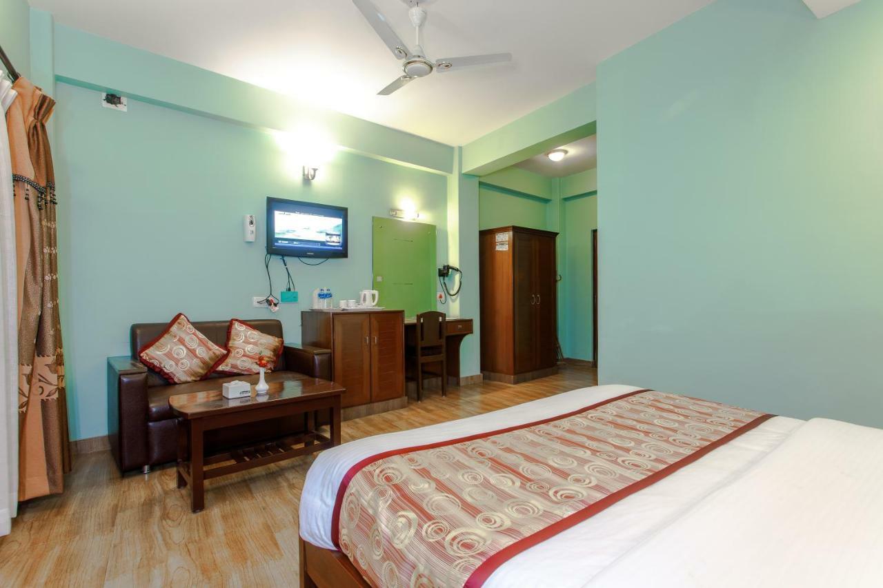 Hotel Peace Plaza Pokhara Zewnętrze zdjęcie