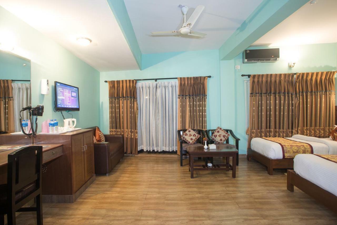 Hotel Peace Plaza Pokhara Zewnętrze zdjęcie