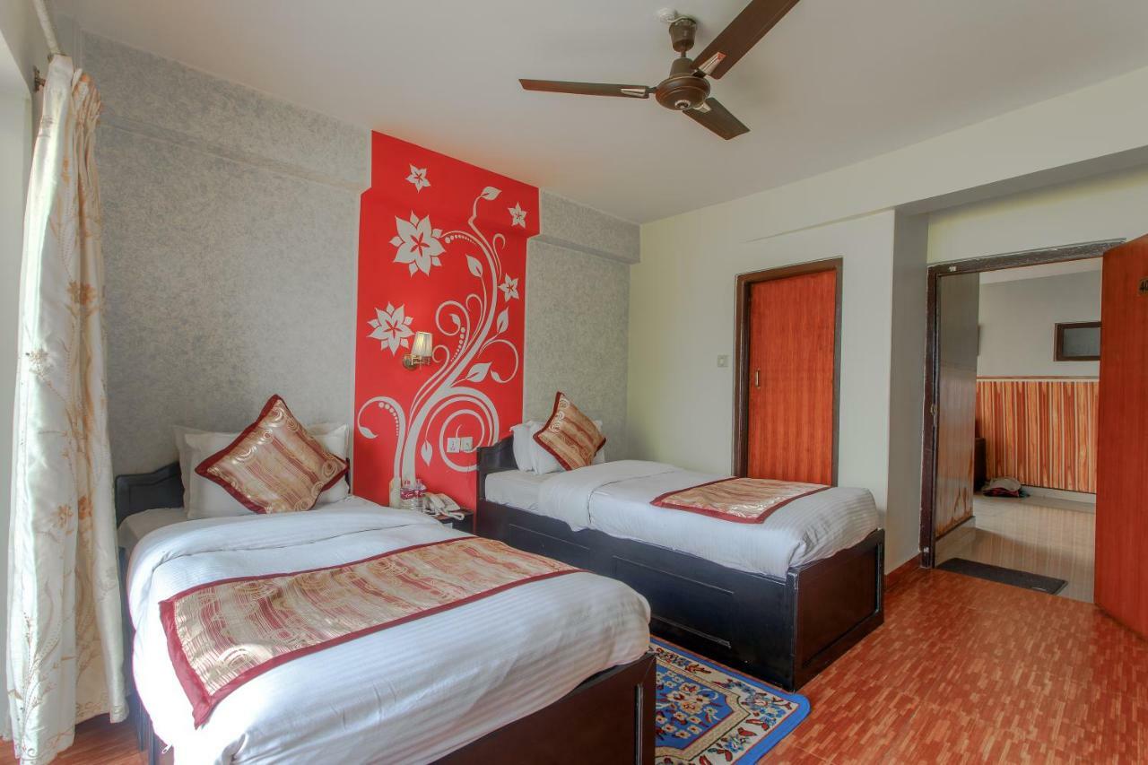 Hotel Peace Plaza Pokhara Zewnętrze zdjęcie