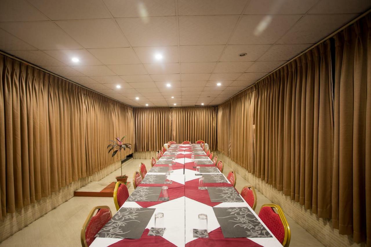 Hotel Peace Plaza Pokhara Zewnętrze zdjęcie