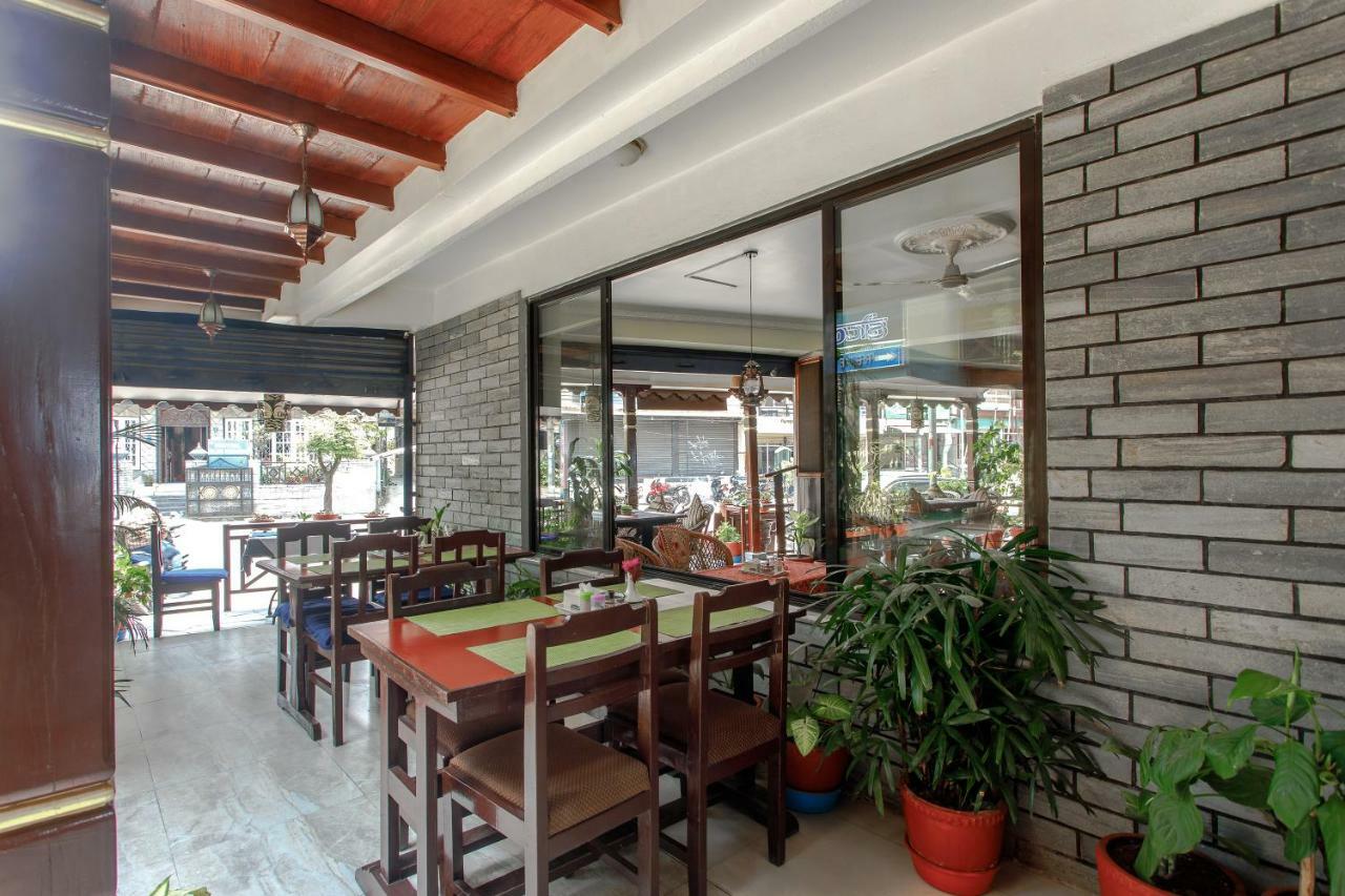 Hotel Peace Plaza Pokhara Zewnętrze zdjęcie