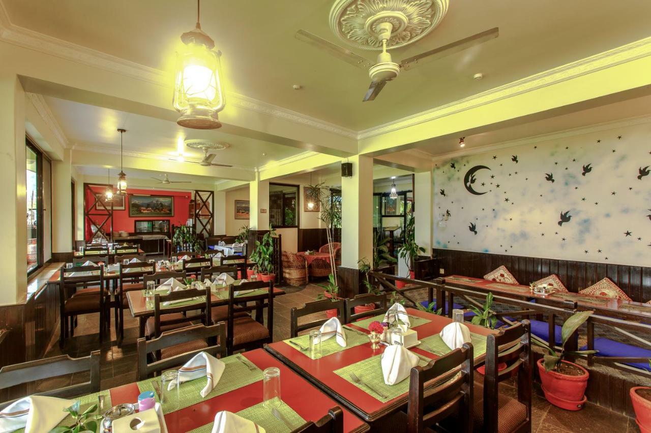 Hotel Peace Plaza Pokhara Zewnętrze zdjęcie